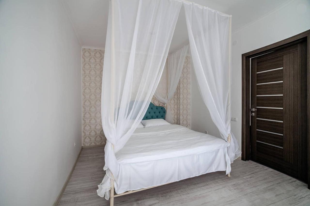Romantic Apartments - Центр Львова , З Видом На Місто エクステリア 写真