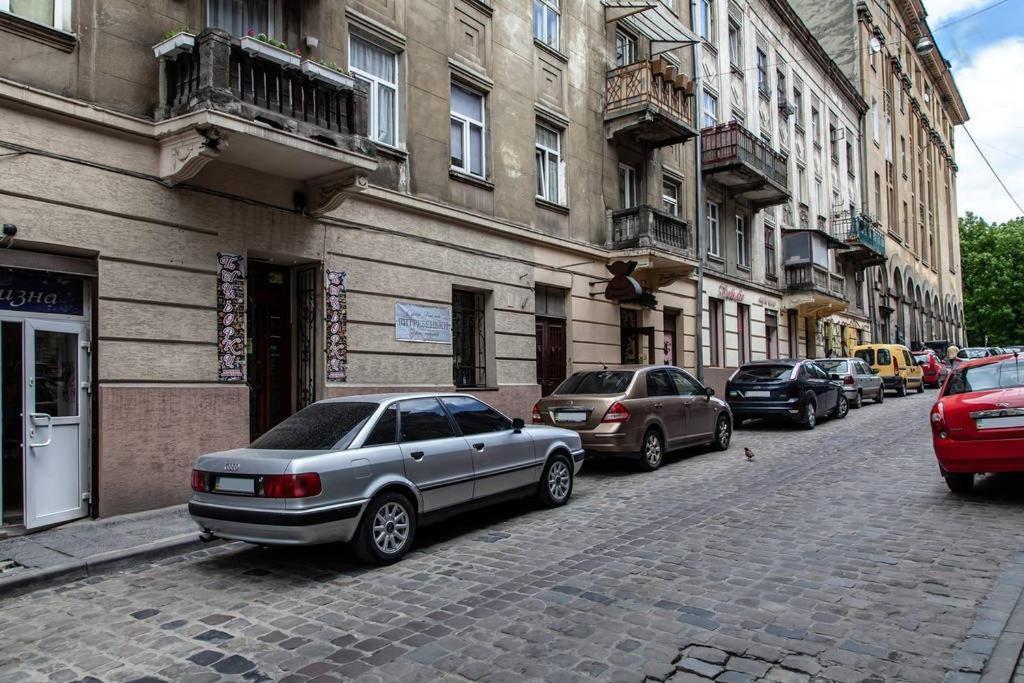 Romantic Apartments - Центр Львова , З Видом На Місто エクステリア 写真