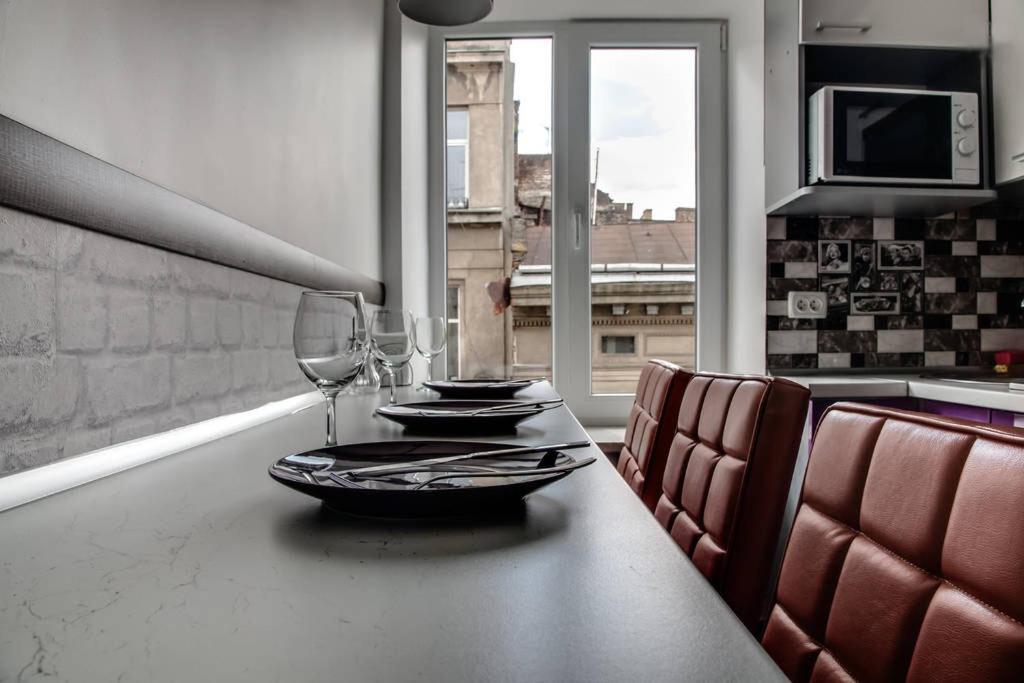 Romantic Apartments - Центр Львова , З Видом На Місто エクステリア 写真